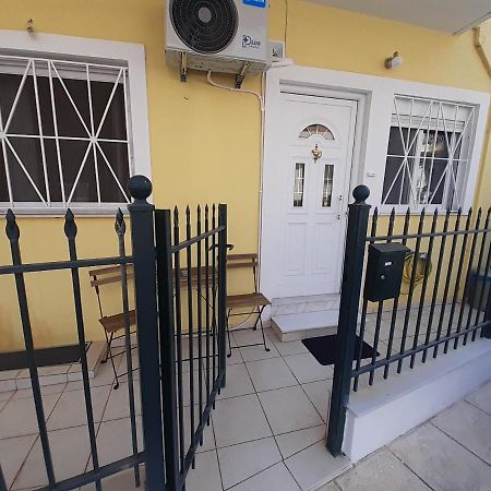 Yellow House Apartment กาลามาตา ภายนอก รูปภาพ